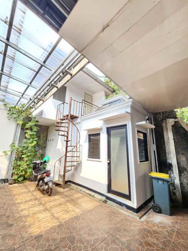 dijual rumah kemang timur kemang