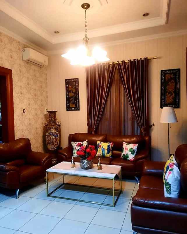 dijual rumah kembangan