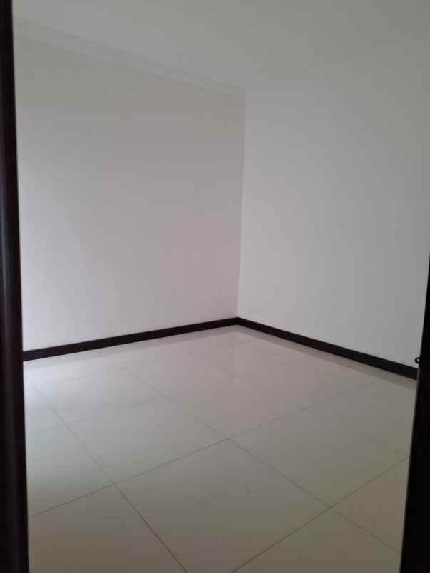 dijual rumah kertajaya indah