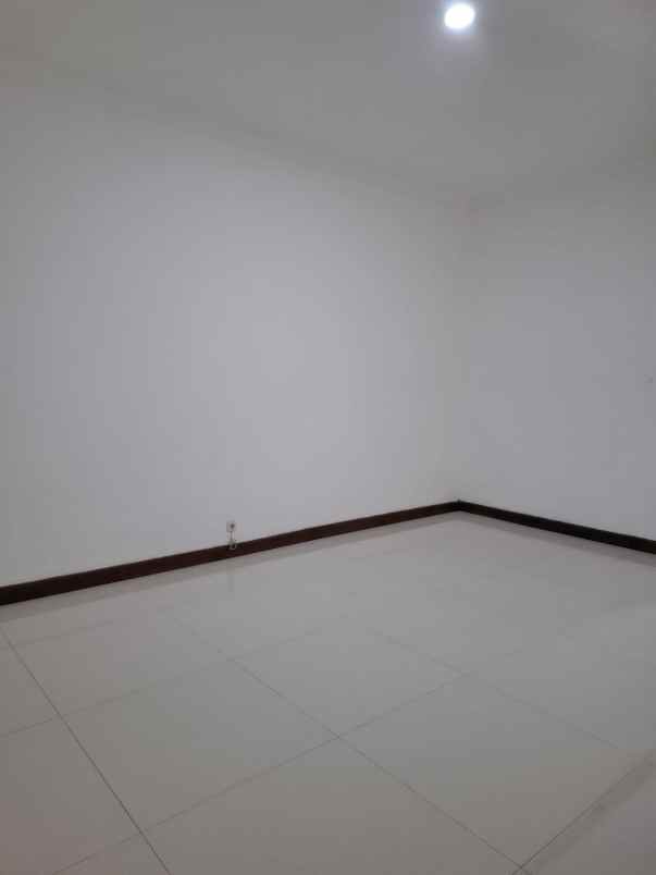 dijual rumah kertajaya indah