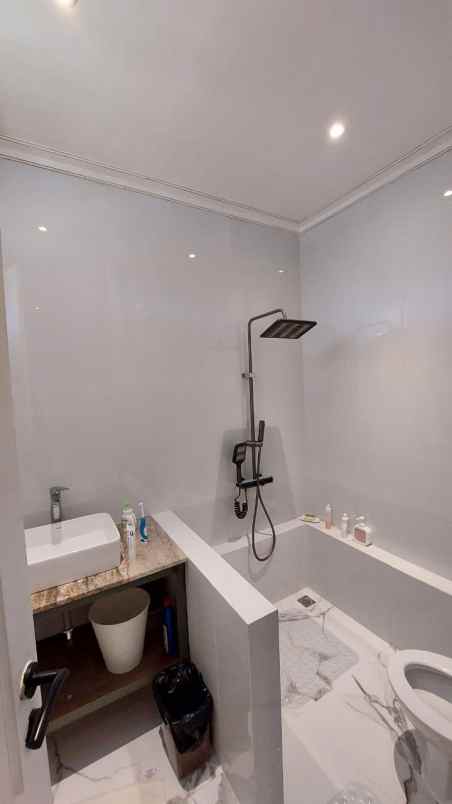 dijual rumah kertajaya indah