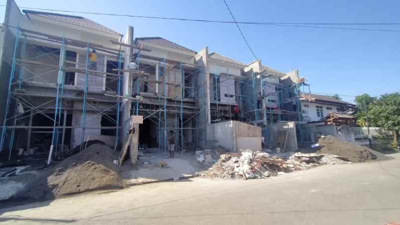 dijual rumah klampis anom