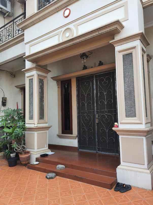 dijual rumah komp citra garden