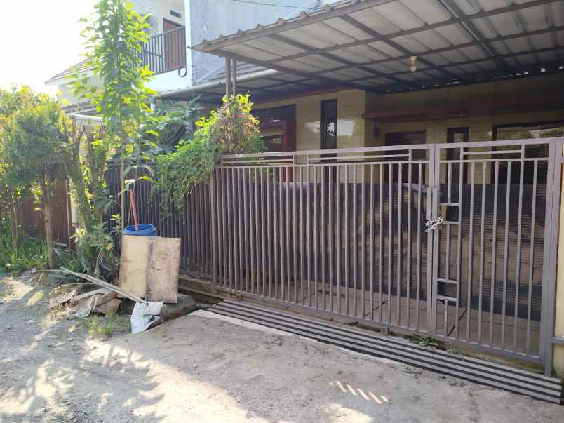 dijual rumah komplek baturaden techno