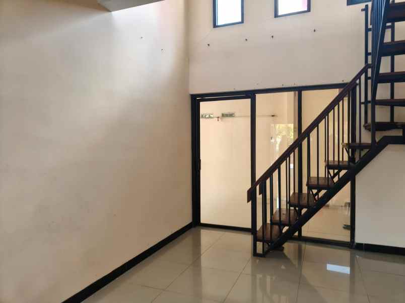 dijual rumah komplek baturaden techno