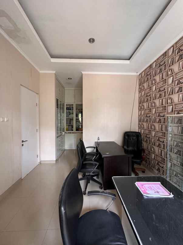 dijual rumah komplek cigadung greenland