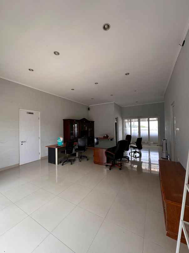 dijual rumah komplek cigadung greenland