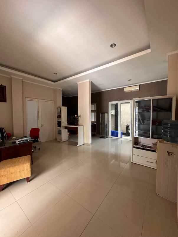 dijual rumah komplek cigadung greenland