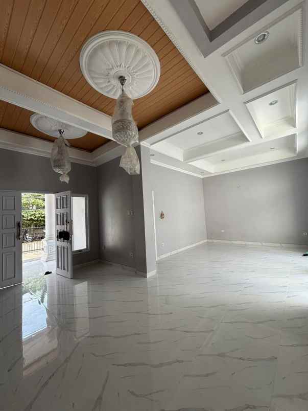 dijual rumah komplek cinere megapolitan