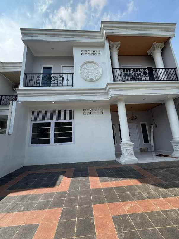 dijual rumah komplek cinere megapolitan