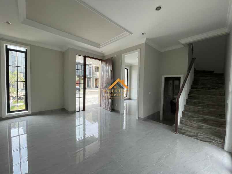 dijual rumah komplek citraland gama