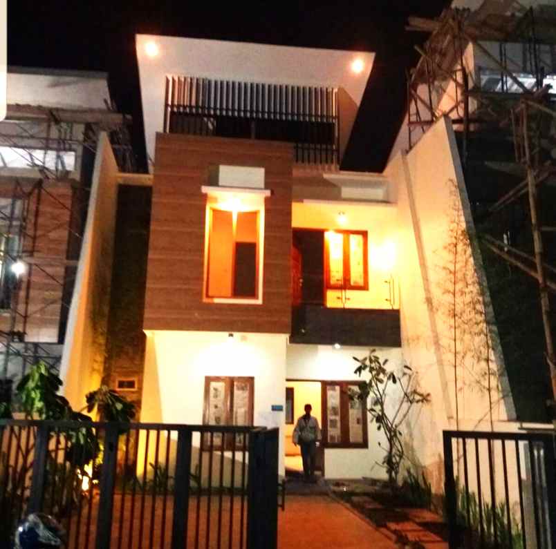 dijual rumah komplek iptn harjamukti