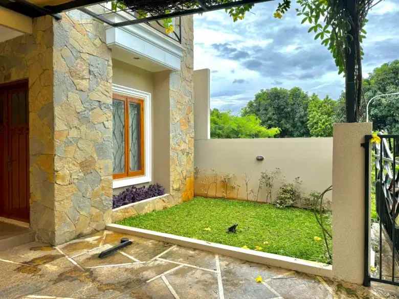 dijual rumah komplek mewah vila cinere