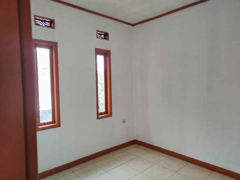 dijual rumah komplek pasadena residence