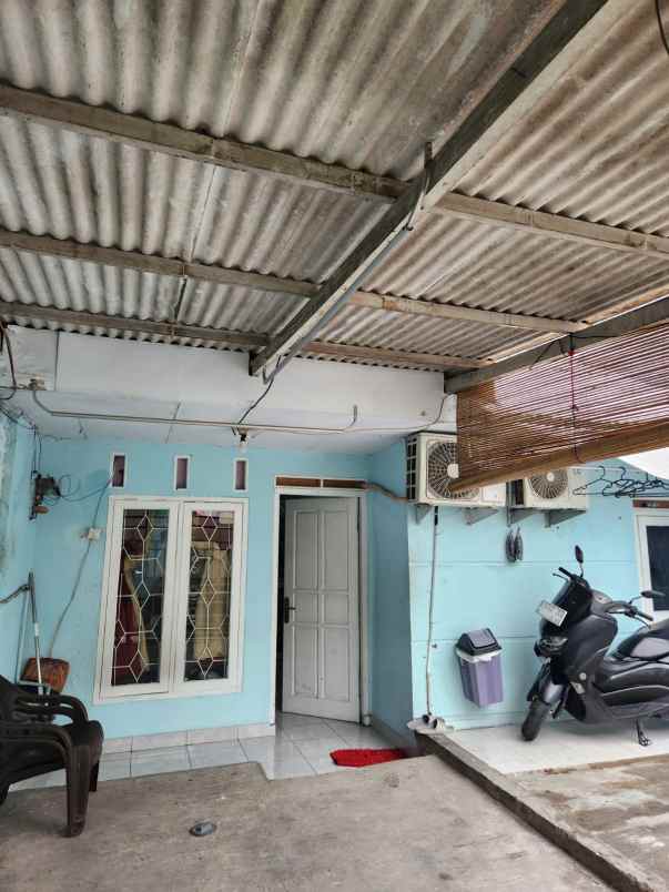 dijual rumah komplek perumahan duta