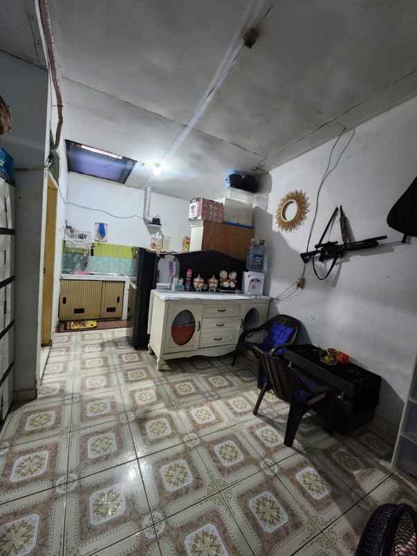 dijual rumah komplek perumahan duta