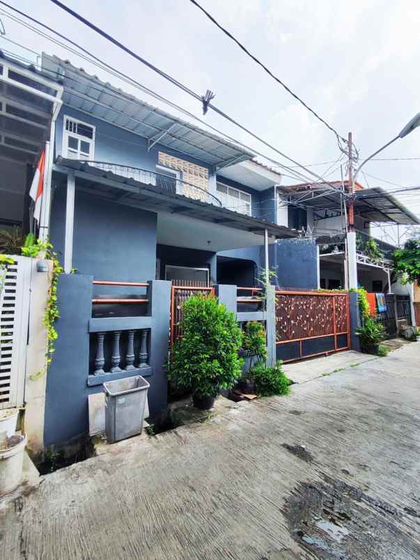 dijual rumah komplek pondok cipta