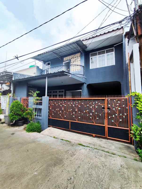 dijual rumah komplek pondok cipta