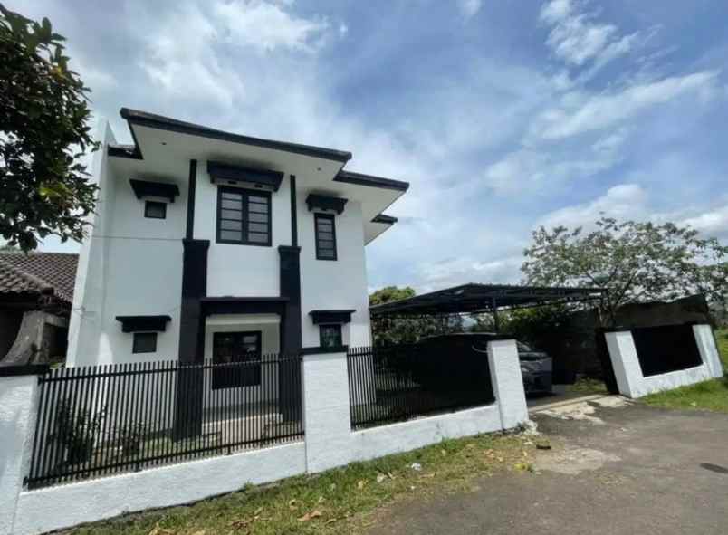 dijual rumah komplek propelat