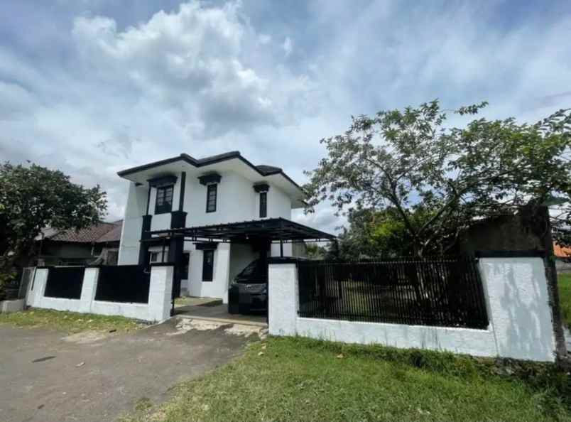 dijual rumah komplek propelat