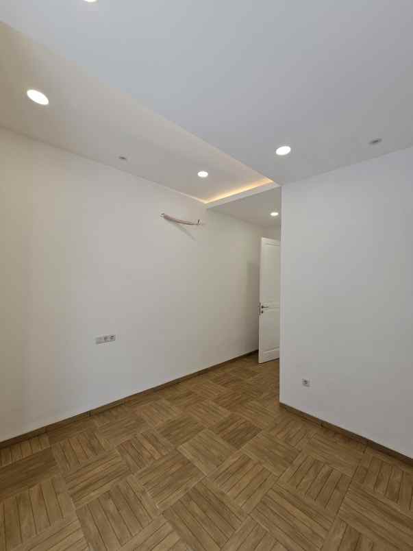 dijual rumah komplek puri bintaro