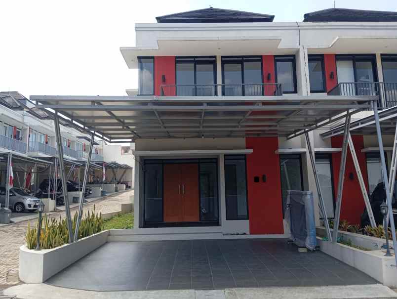dijual rumah komplek sariwangi