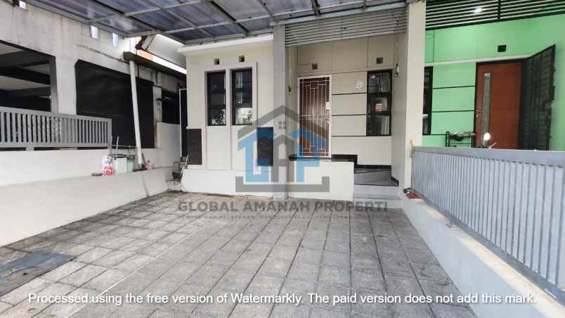 dijual rumah komplek sariwangi