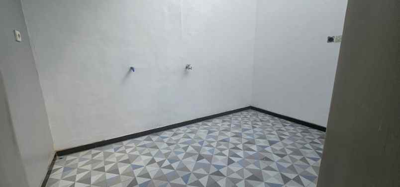 dijual rumah kost lokasi dekat kampus umm