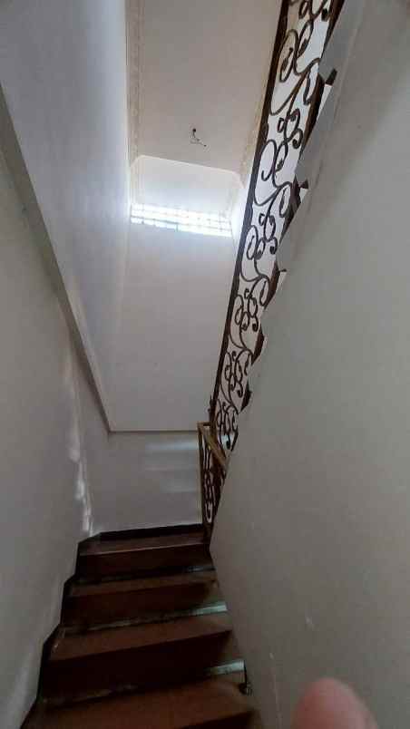 dijual rumah kota bambu utara