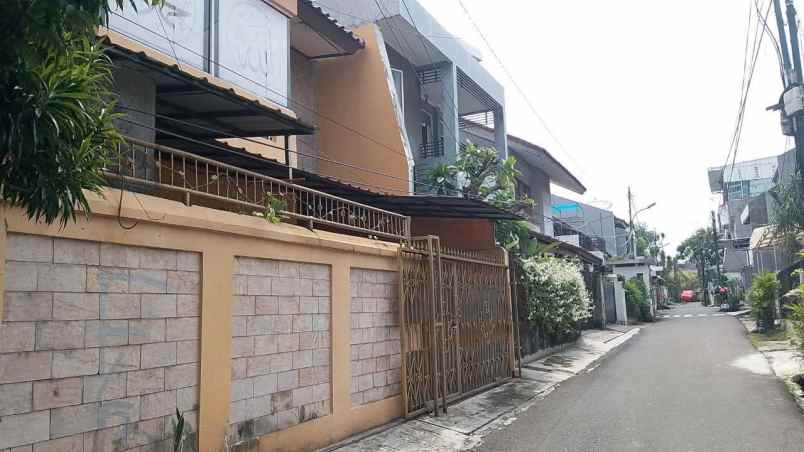dijual rumah kota bambu utara