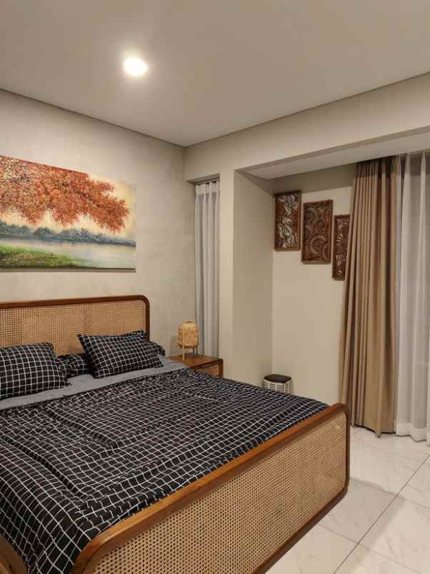 dijual rumah kota baru parahyangan