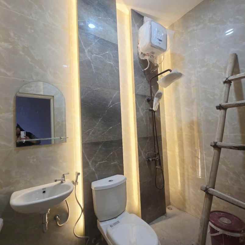 dijual rumah kota harapan indah bekasi