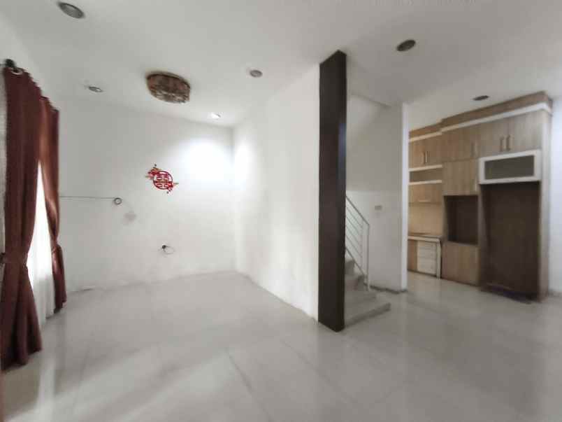 dijual rumah krakatau point jalan