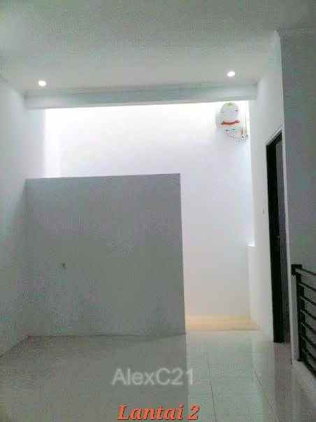 dijual rumah kreo