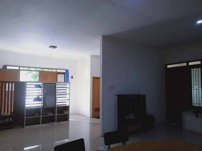 dijual rumah kukusan