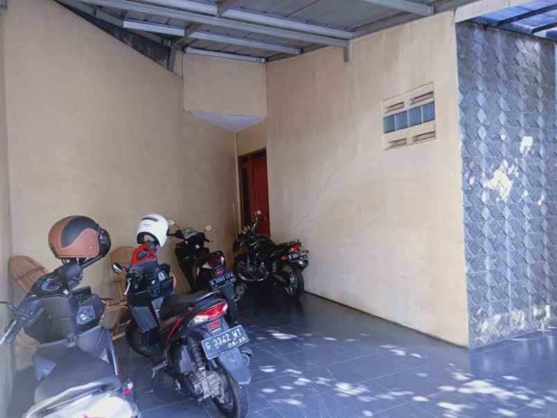 dijual rumah kukusan