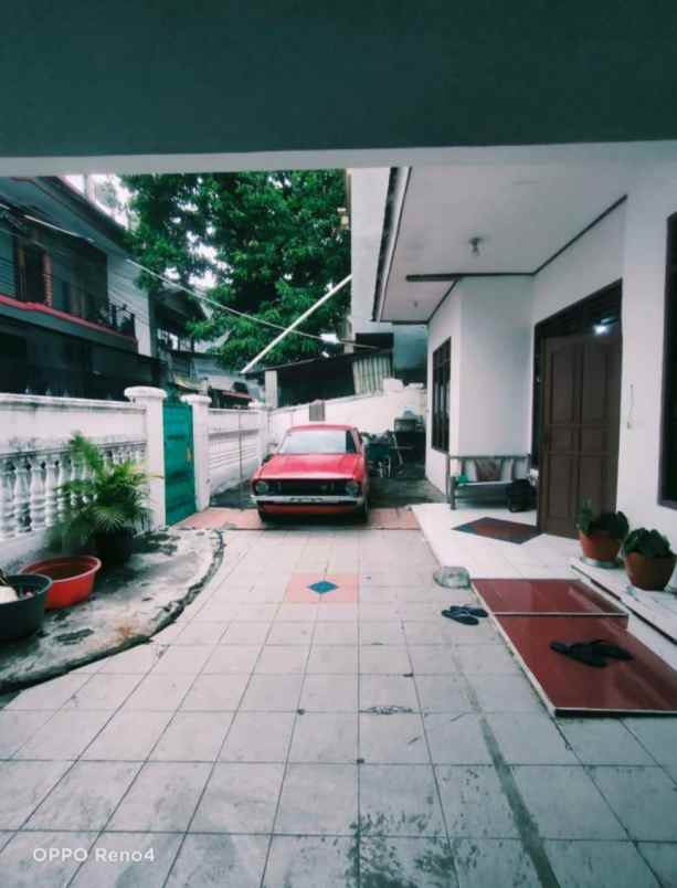 dijual rumah lama di galur johar baru jakarta pusat