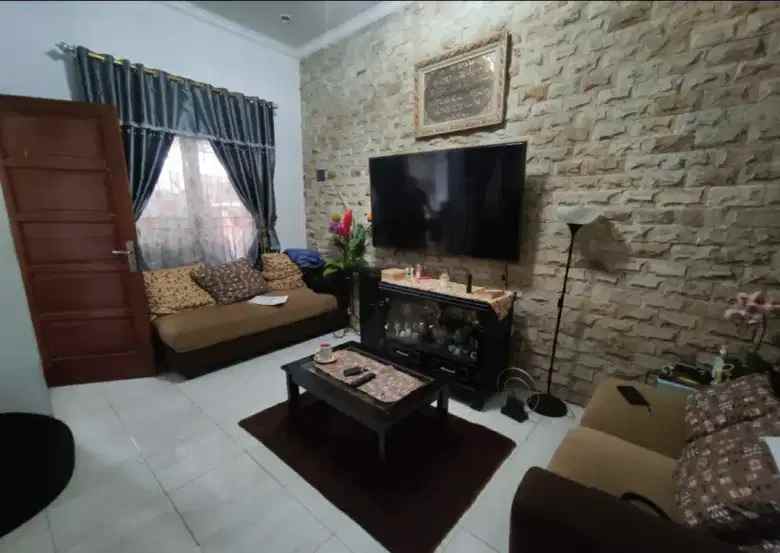 dijual rumah larangan selatan