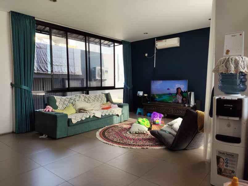 dijual rumah lebak bulus