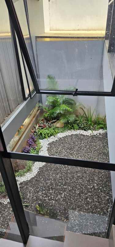 dijual rumah lebak bulus