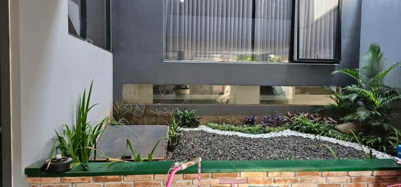 dijual rumah lebak bulus