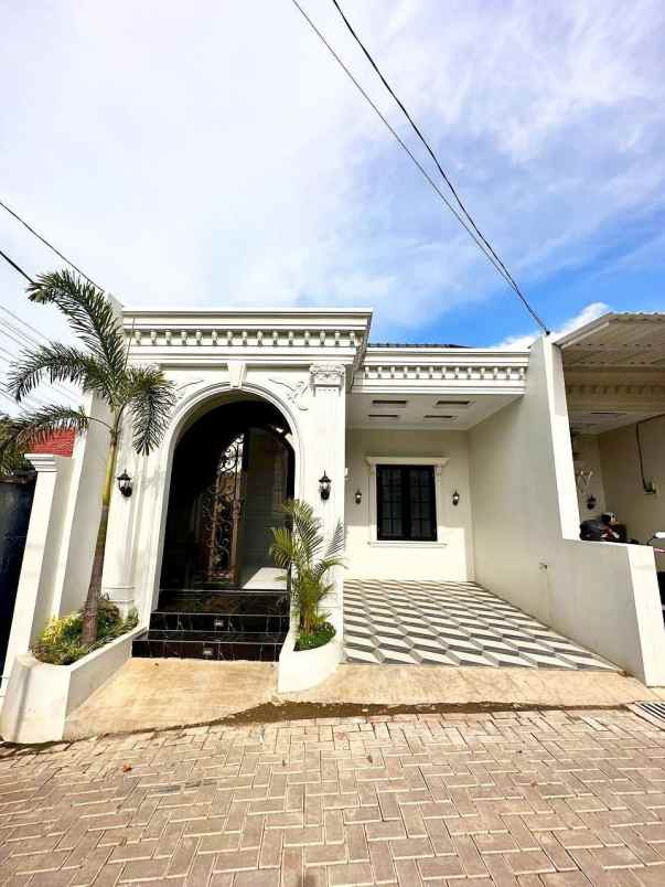 dijual rumah lubang buaya