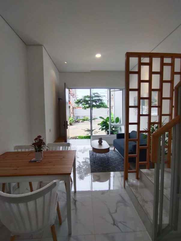 dijual rumah mampang