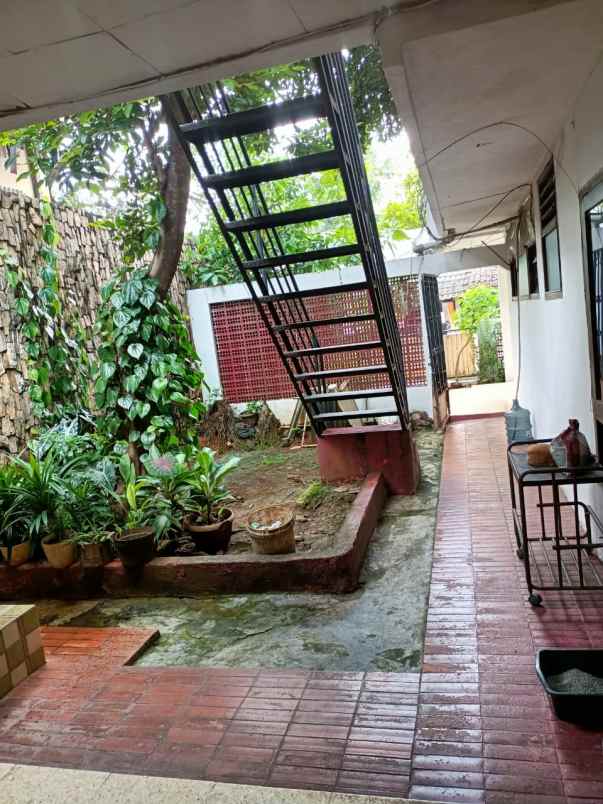 dijual rumah mampang