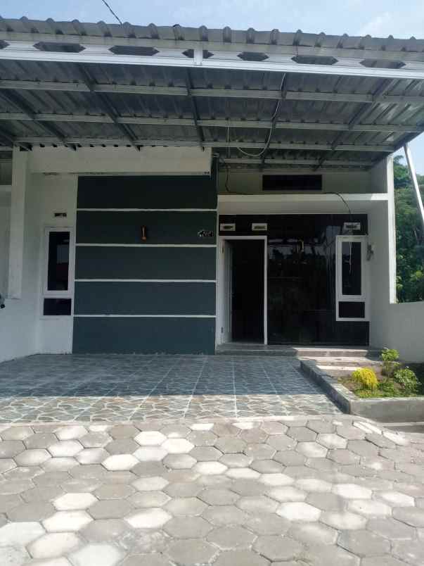 dijual rumah mangunharjo