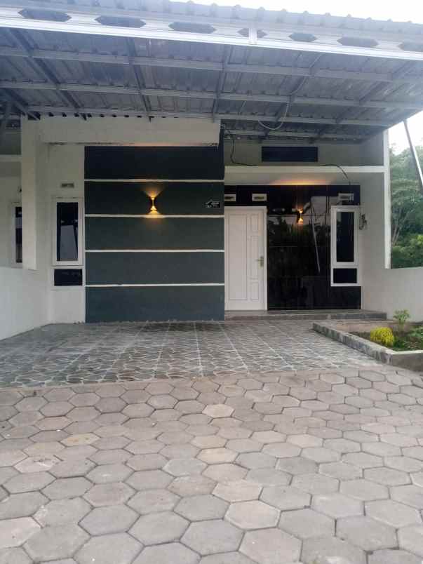 dijual rumah mangunharjo