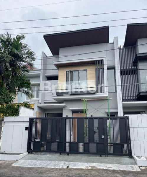 dijual rumah manyar