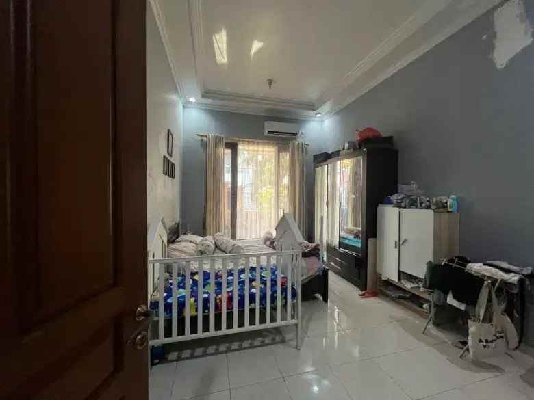 dijual rumah manyar indah