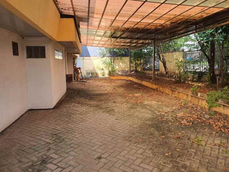 dijual rumah manyar kartika