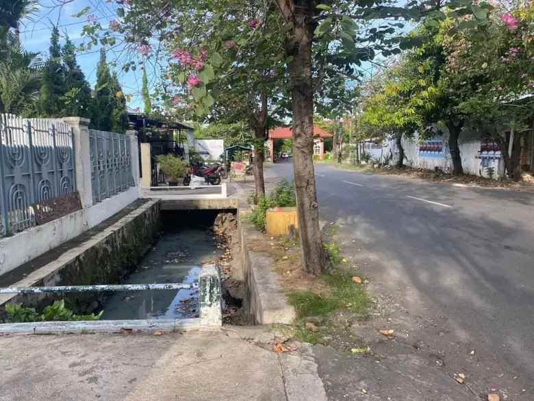 dijual rumah manyar rejo